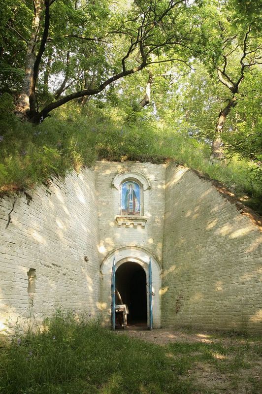 Пещера св. Антония в Любече